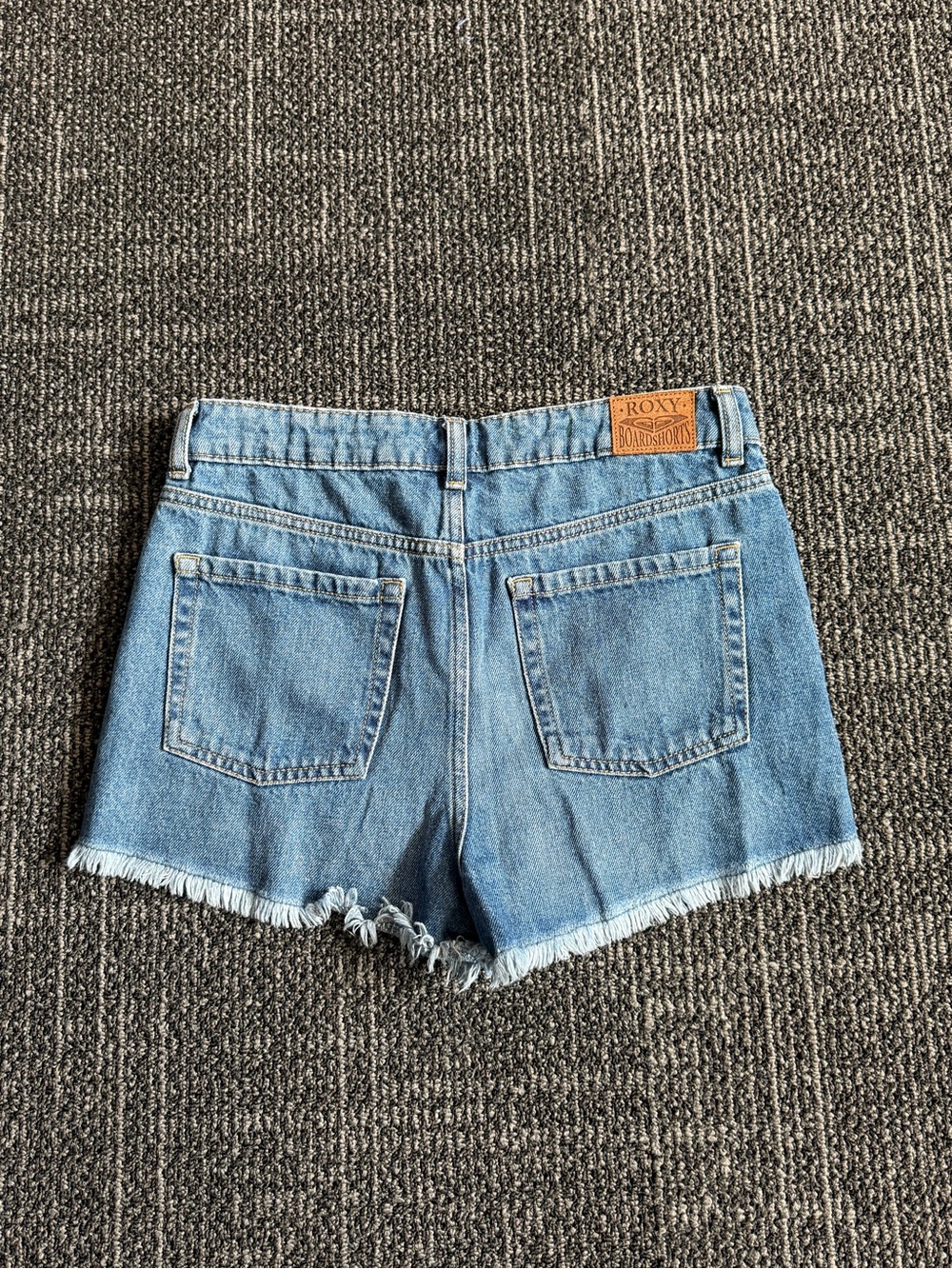 Roxy Light Blue Distressed Frayed Hem Jean Shorts Sz 27 - Picture 5 of 5